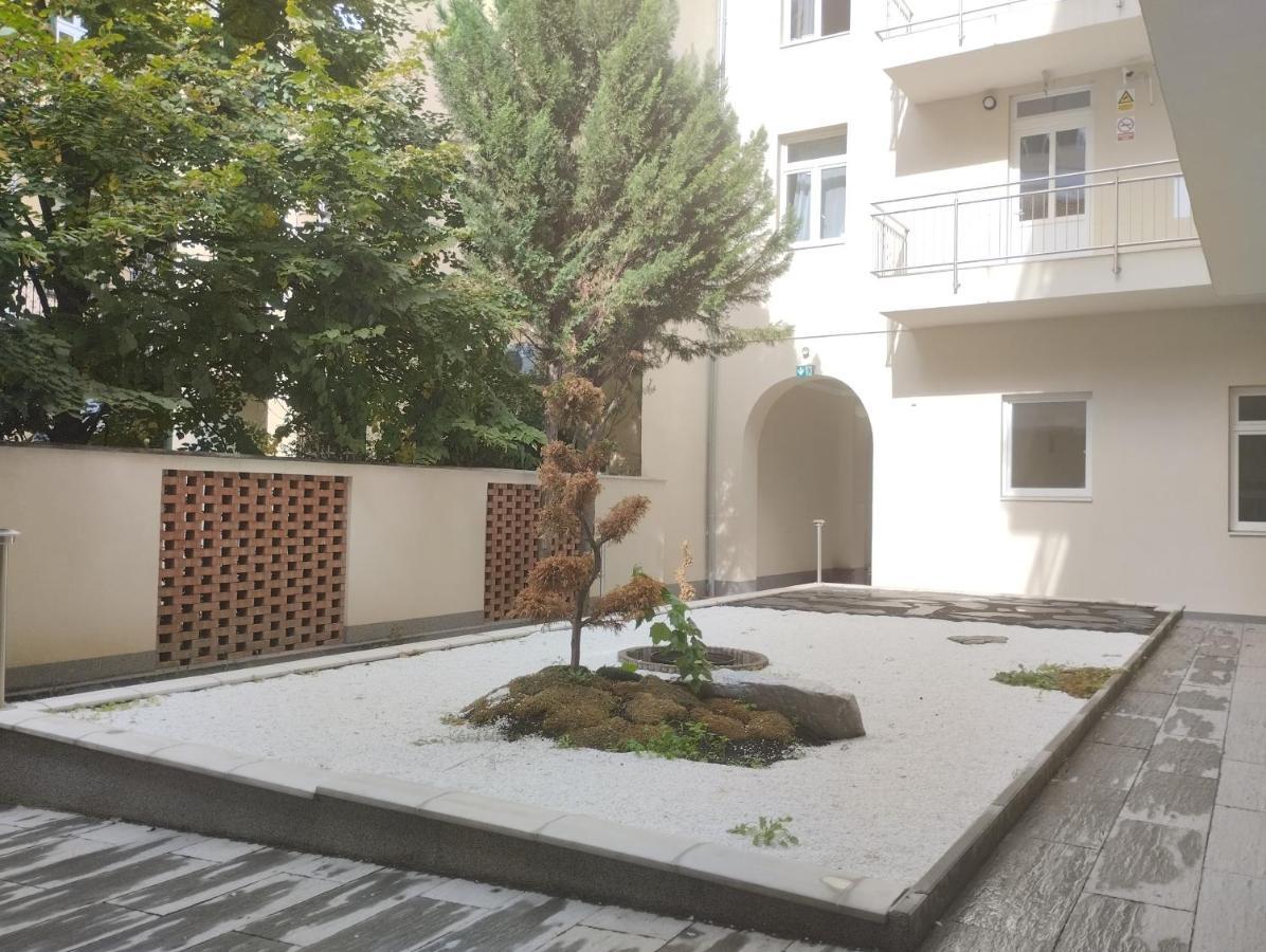 Krisztina 21 Apartment Budapest Exteriör bild